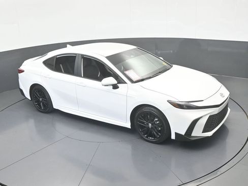 Used 2026 Toyota Camry SE image 54