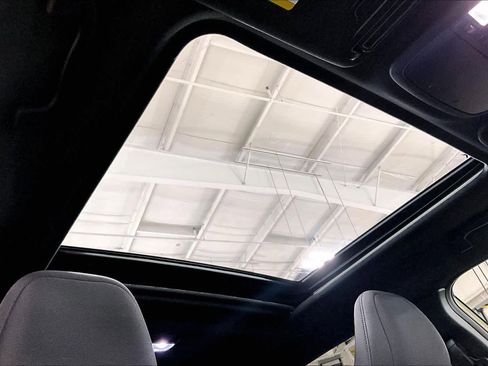 Used 2025 Subaru Forester Premium image 14