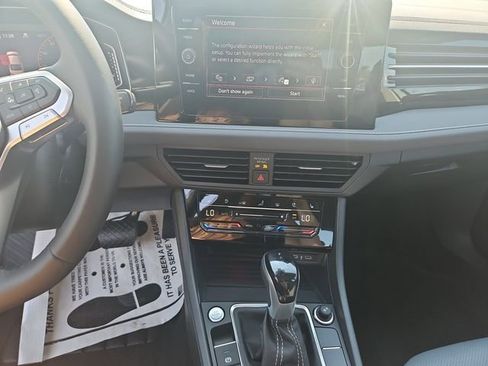 New 2025 Volkswagen Jetta SEL FWD image 20
