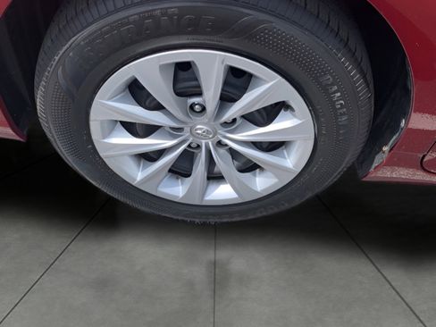 Used 2017 Toyota Camry LE FWD image 22