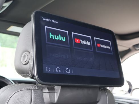 Used 2024 GMC Yukon Denali w/ Advanced Technology Package AWD/4WD image 20