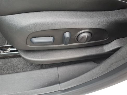 Used 2024 GMC Terrain SLT image 26