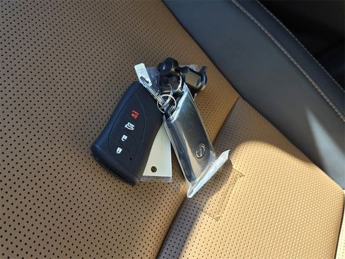 Used 2024 Lexus GX 550 image 23