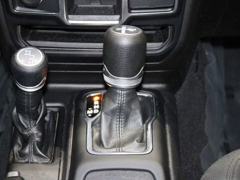 Used 2022 Jeep Wrangler Unlimited Sport image 37