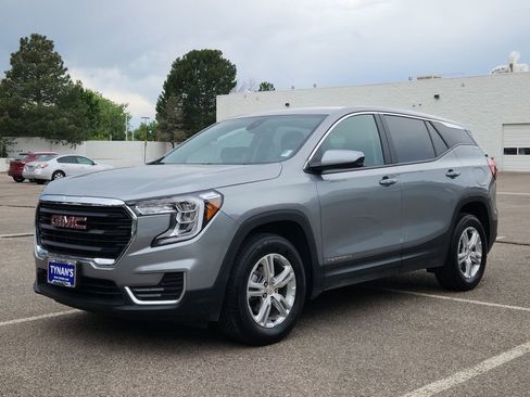 Used 2024 GMC Terrain SLE image 6