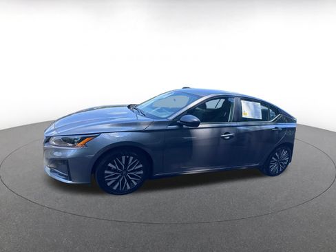 Used 2026 Nissan Altima 2.5 SV FWD image 9