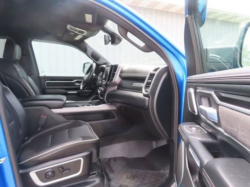 Used 2020 RAM 1500 Laramie AWD/4WD image 25
