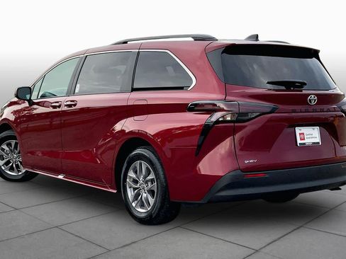 Certified 2026 Toyota Sienna XLE FWD image 12