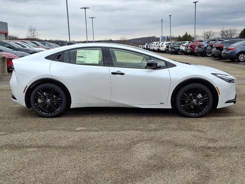 New 2026 Toyota Prius AWD image 7