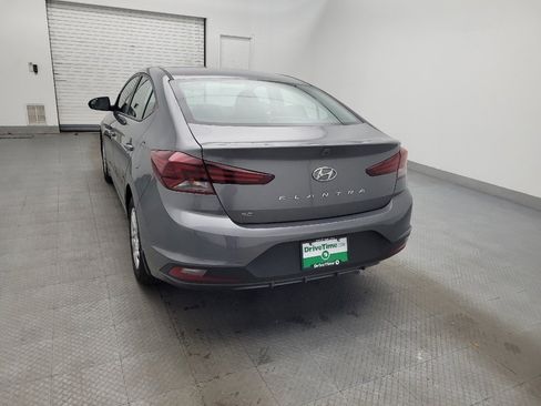 Used 2020 Hyundai Elantra SE w/ Winter Weather Package image 6