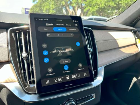 New 2026 Volvo XC90 B6 Plus w/ Protection Package Premier image 22