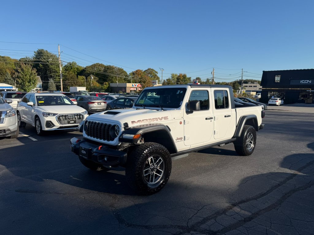 Used 2026 Jeep Gladiator Mojave AWD/4WD image 1