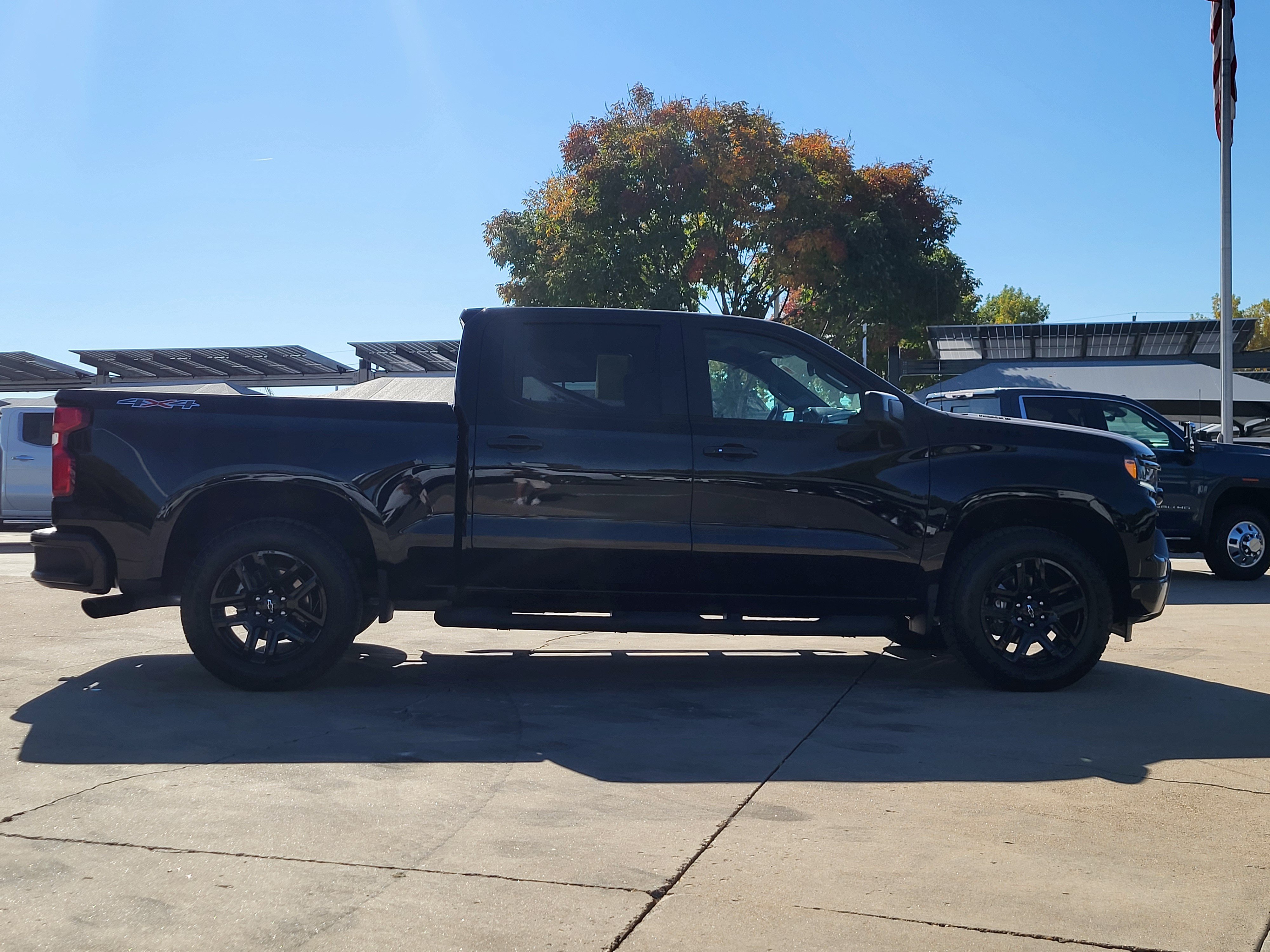Used 2025 Chevrolet Silverado 1500 RST w/ Rally Edition AWD/4WD image 6