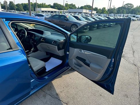 Used 2014 Honda Civic EX image 9