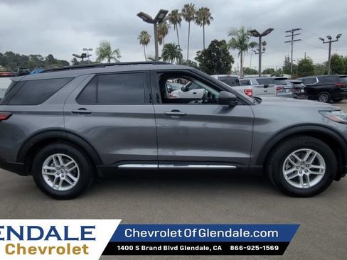 Used 2025 Ford Explorer Active RWD image 9
