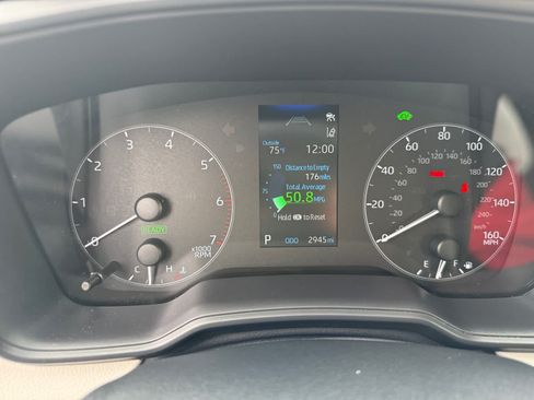 Used 2025 Toyota Corolla LE FWD image 13