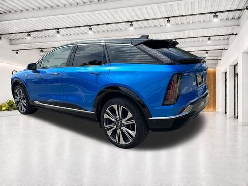 New 2025 Cadillac Optiq Luxury 2 w/ LPO, Floor Liner Package AWD/4WD image 10