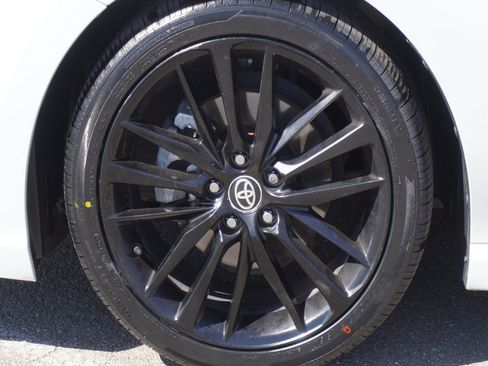 Used 2022 Toyota Camry XSE FWD image 7
