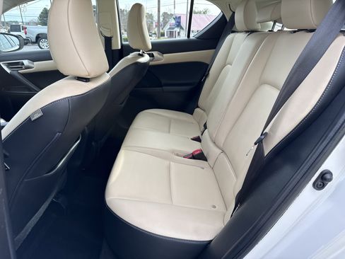 Used 2015 Lexus CT 200h w/ Navigation Package image 31