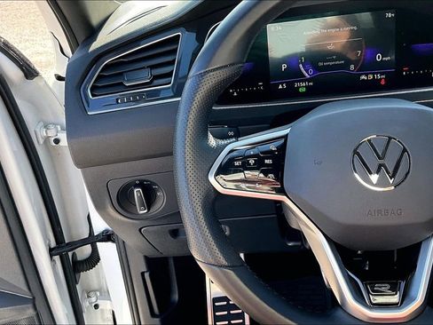 Certified 2023 Volkswagen Tiguan SE R-Line image 24