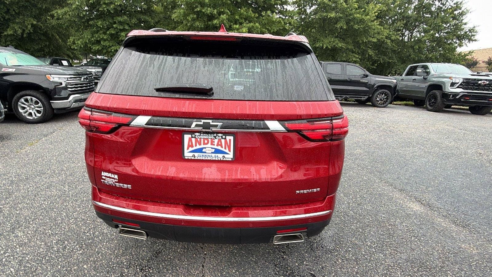 Used 2023 Chevrolet Traverse Premier FWD image 10
