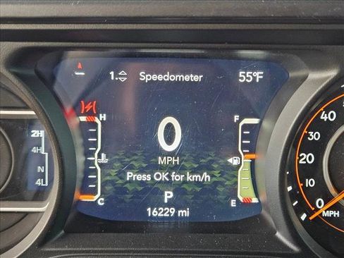 Used 2025 Jeep Gladiator Rubicon w/ Convenience Group image 10