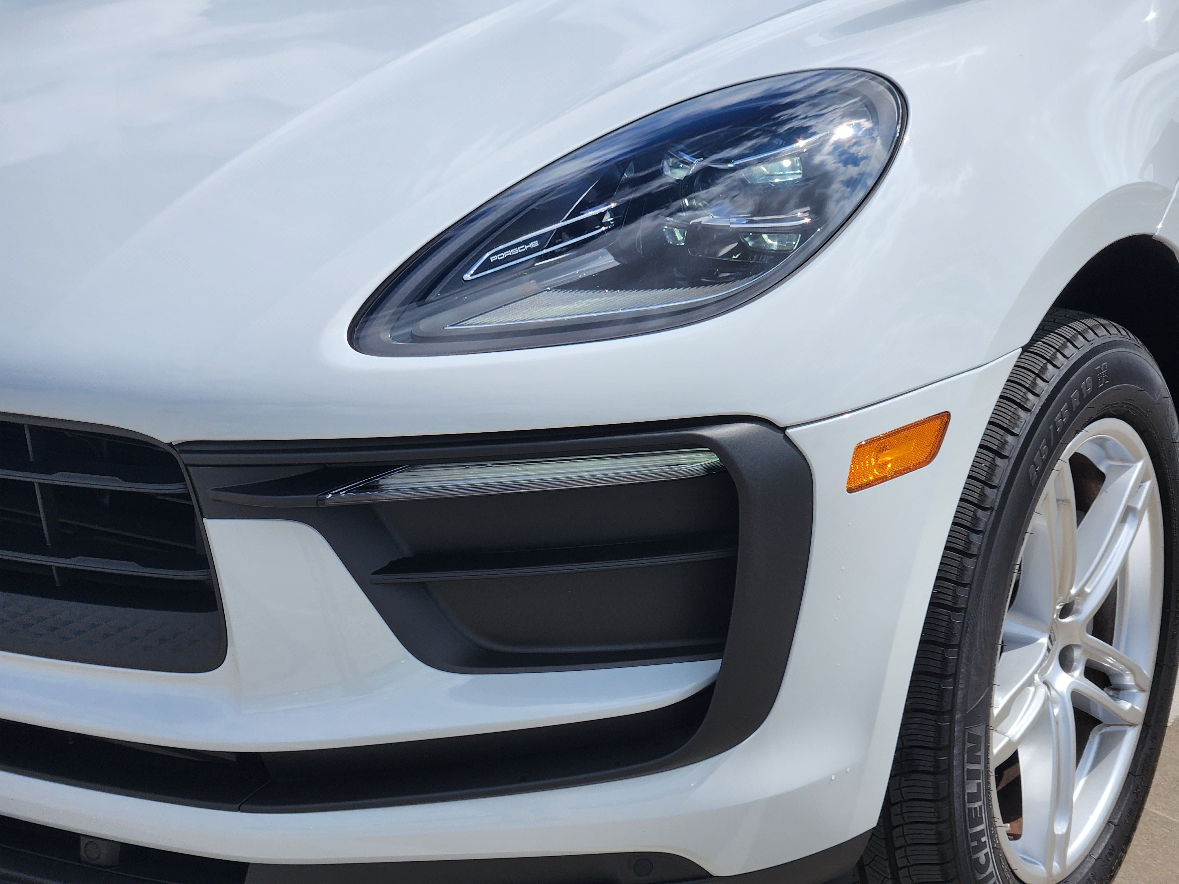 Certified 2026 Porsche Macan AWD/4WD image 12