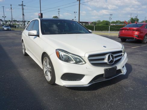 Used 2014 Mercedes-Benz E 350 Sedan image 3