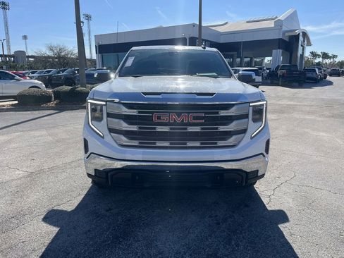New 2025 GMC Sierra 1500 SLE image 2