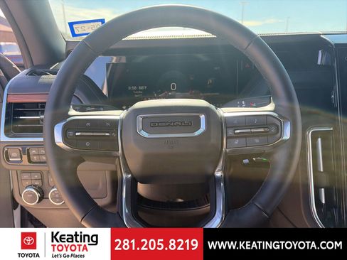 Used 2025 GMC Yukon Denali w/ Sun & Power Step Package image 17