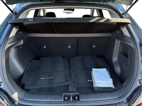 Used 2022 Hyundai Kona SEL w/ Convenience Package image 17