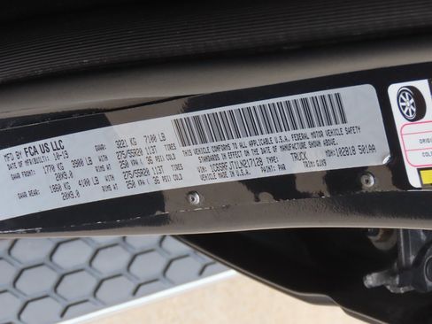 Used 2020 RAM 1500 Laramie AWD/4WD image 32