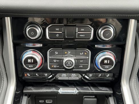 Used 2024 GMC Yukon Denali image 34