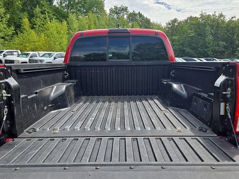Used 2019 Toyota Tacoma SR w/ SR Convenience Package RWD image 28