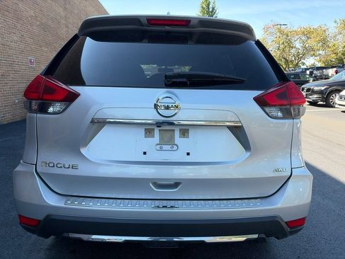 Used 2017 Nissan Rogue S w/ S Appearance Package AWD/4WD image 6