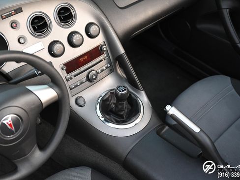 Used 2006 Pontiac Solstice Convertible w/ Power Package image 27