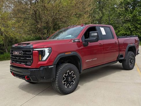 Used 2025 GMC Sierra 2500 AT4X AWD/4WD image 7