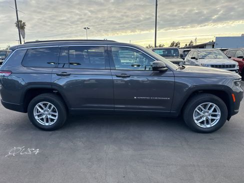 Used 2025 Jeep Grand Cherokee L Laredo RWD image 11