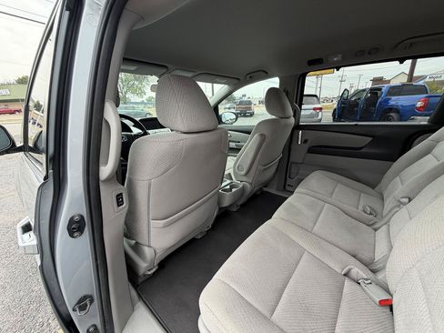 Used 2016 Honda Odyssey EX image 11