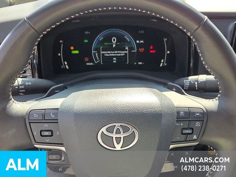 Used 2025 Toyota Camry SE image 23
