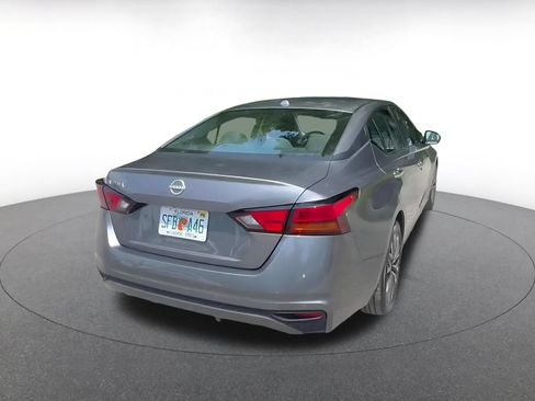 Used 2025 Nissan Altima 2.5 SV FWD image 14