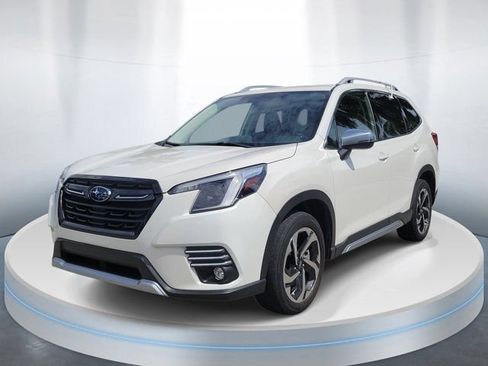Used 2023 Subaru Forester Touring AWD/4WD image 2