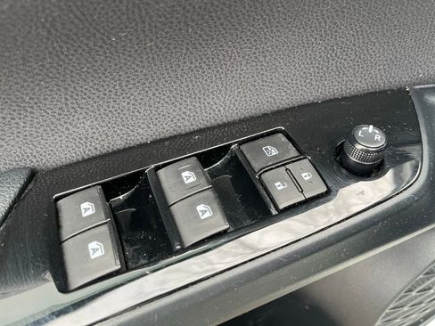 Used 2016 Toyota Prius Two image 19