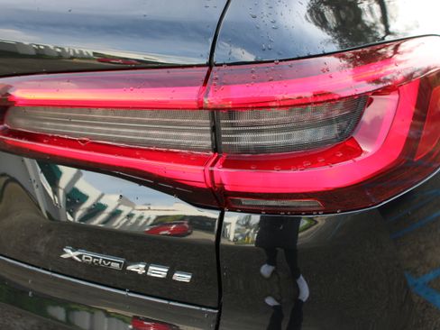 Used 2023 BMW X5 xDrive45e w/ M Sport Package image 13