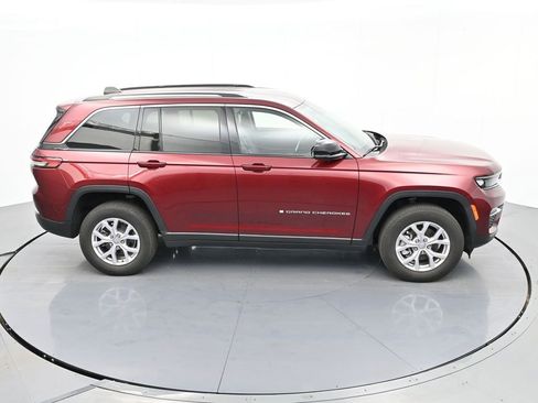 Used 2022 Jeep Grand Cherokee Limited image 26