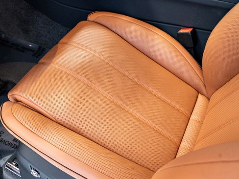 New 2025 Bentley Bentayga Extended Wheelbase image 19