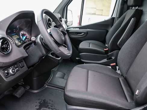 New 2024 Mercedes-Benz eSprinter 170 Cargo image 17
