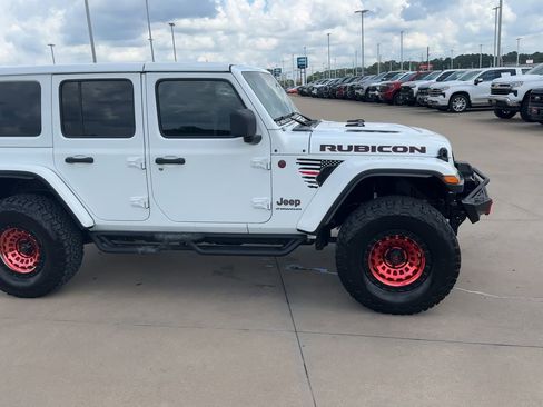 Used 2024 Jeep Wrangler Unlimited Rubicon AWD/4WD image 2