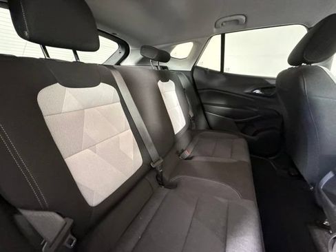 Used 2024 Chevrolet Trax LS w/ LS Convenience Package FWD image 29