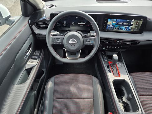 Used 2025 Nissan Kicks SR w/ Illumination Package AWD/4WD image 11